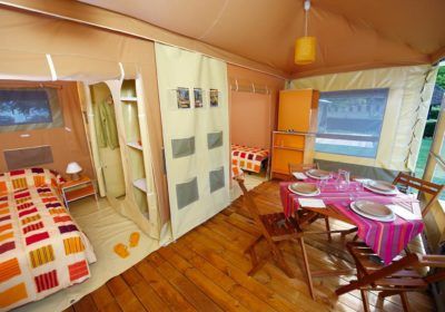 Zeltbungalow Komfort + 25 m² - 2 Schlafzimmer - 5 Personen