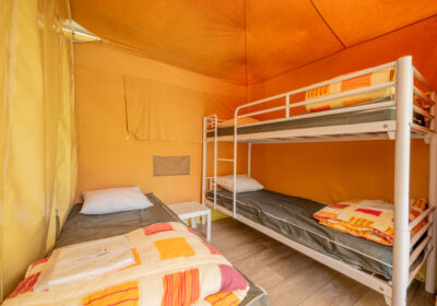Bungalowtent Comfort + 25 m² – 2 slaapkamers – 5 personen