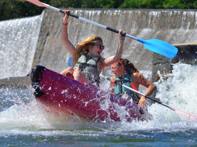 Canoë dans les Gorges de l'Ardèche - Passage d'un toboggan